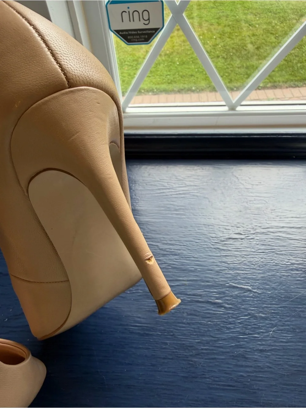 Steve Madden Noir Beige Pointed-Toe Pumps - Size 8